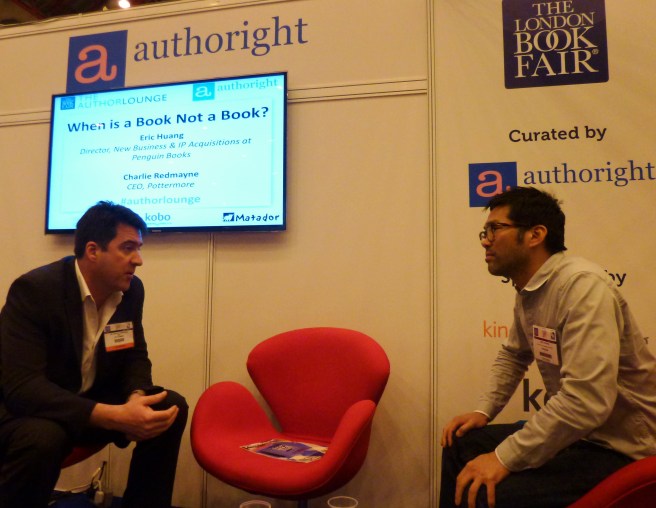 Eric Huang (rechts) Leiter New Business & IP Aquisitions bei Penguin im Gespräch mit Charlie Redmayne von J.K. Rowlings´ "Pottermore" im Gespräch über das Thema: "Wann ist ein Buch kein Buch (mehr)?"